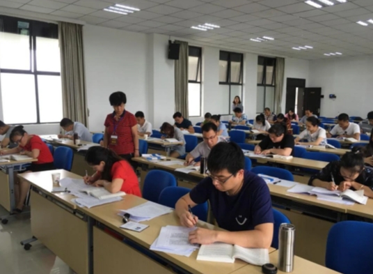 报名2025年四川的成人高考的条件与要求是什么 报考有哪些优势