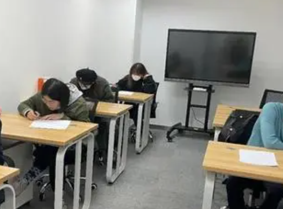 2025年四川10月自考本科需要考哪些科目 一共考几门