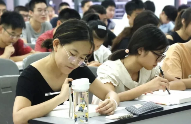 2025年四川10月自考报名条件和要求指南 适合哪些人报考