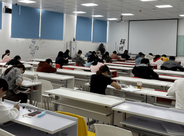 2025年四川10月自考大专的考试科目和时间安排